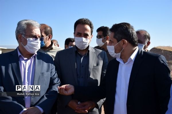 بازدید فرماندار و شهردار کلانشهر تبریز از پروژه مرکز دفن بهداشتى پسماند تبریز