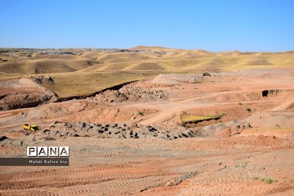 بازدید فرماندار و شهردار کلانشهر تبریز از پروژه مرکز دفن بهداشتى پسماند تبریز