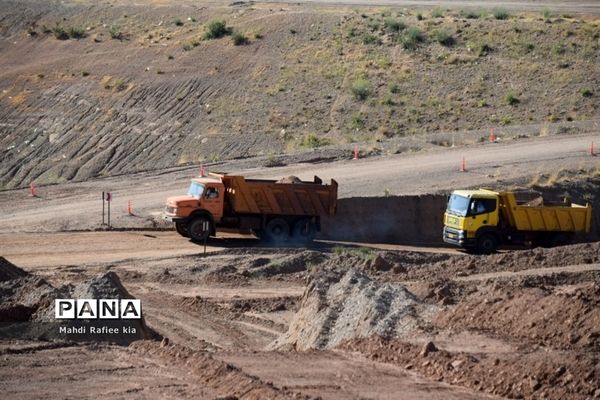 بازدید فرماندار و شهردار کلانشهر تبریز از پروژه مرکز دفن بهداشتى پسماند تبریز