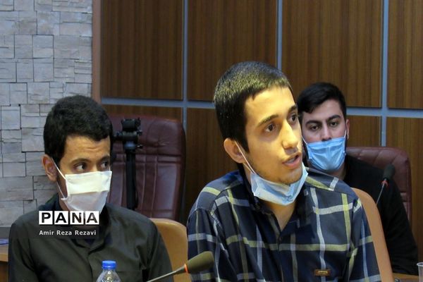 نشست کادر و اعضای اتحادیه انجمن های اسلامی  دانش آموزان استان خوزستان با مدیرکل آموزش و پرورش