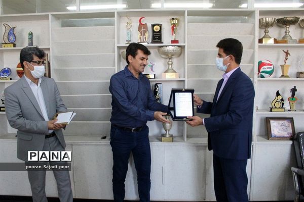 تجلیل از پیشکسوتان ورزش دانش آموزی استان بوشهر