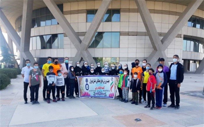 بزرگداشت روز ملی طناب‌زنی توسط دانش‌آموزان و ورزشکاران شهرقدس در برج میلاد
