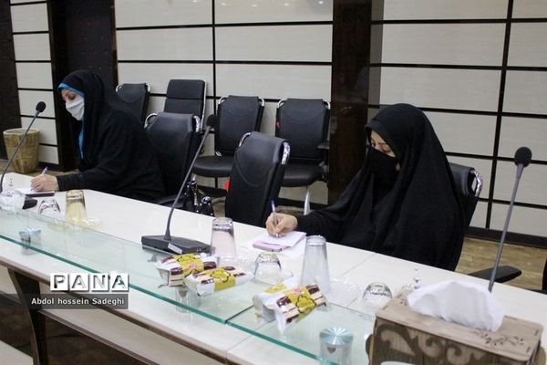 جلسه گروه آموزشی و کمیته مشورتی مشاوران آموزش و پرورش استان بوشهر