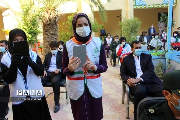 نواختن زنگ استکبار ستیزی در مدارس بوشهر