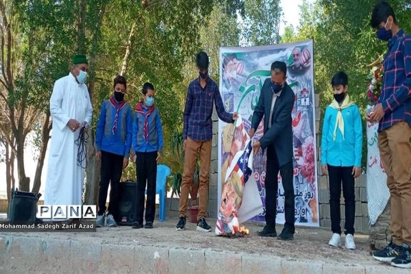 تجدید پیمان پیشتازان دبستان شهید منفرد کاکی با شهدای گمنام در مراسم امروز ۱۳ آبان با حضور مسئولین شهر