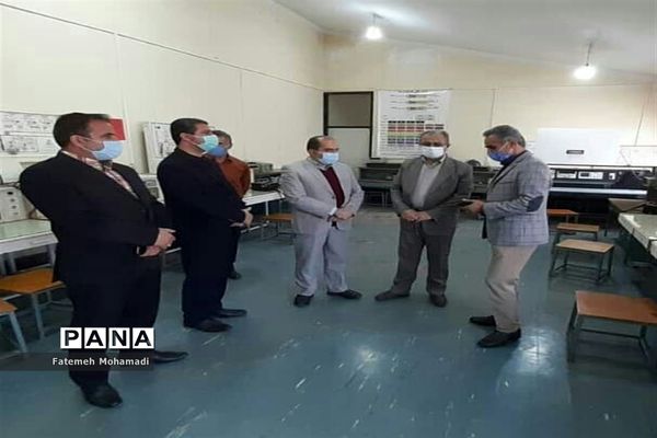 بازدید نماینده مردم محمودآباد در مجلس از هنرستان شهید کلانتری