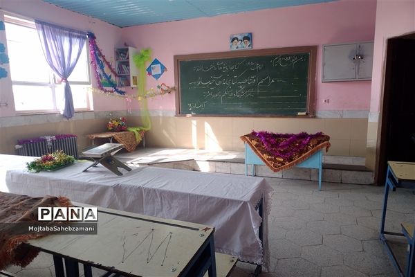 افتتاح کتابخانه های کلاسی در دبستان باهنر شهرستان کاشمر