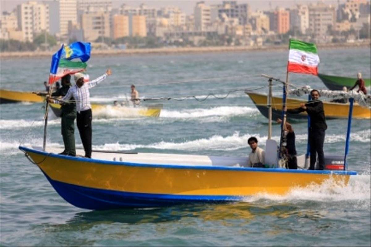 رژه 1000 شناور بسیج در سواحل نیلگون خلیج فارس