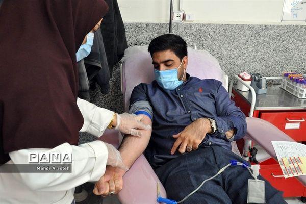 نذر اهدای خون یا پلاسما توسط ورزشکاران  زورخانه ای استان خراسان جنوبی