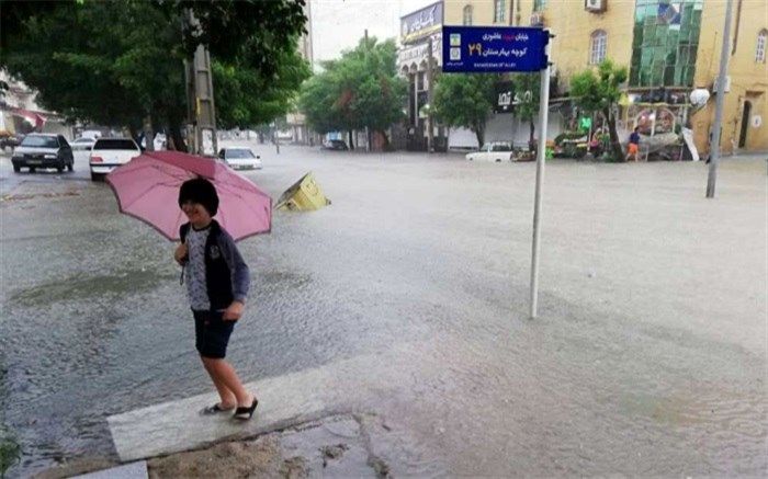 بارش شدید باران باعث آبگرفتگی خیابان های بوشهر شد