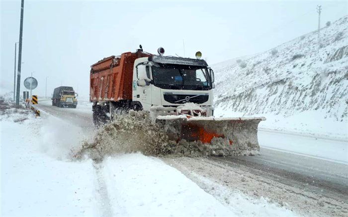 بارش برف و باران در برخی محورهای مواصلاتی کشور