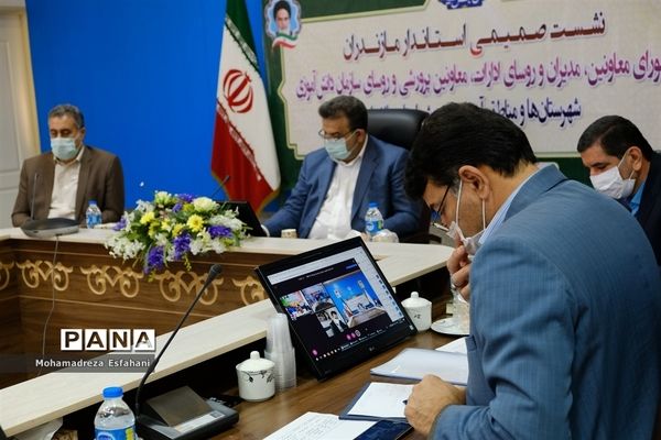 نشست استاندارمازندران با اعضای تشکل‌های‌ سازمان دانش‌آموزی