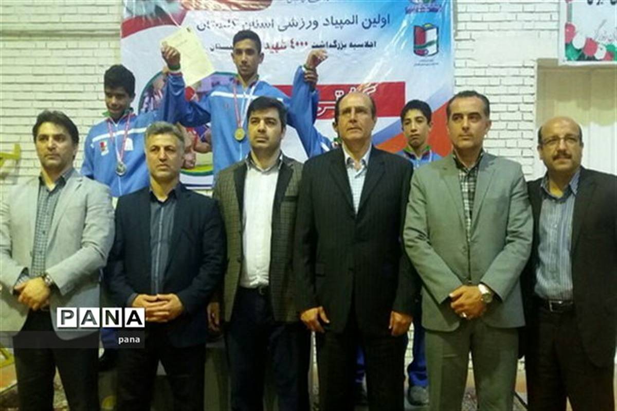 مقام سوم کشتی راه و شهرسازی گلستان در مسابقات لیگ برتر کشتی آزاد