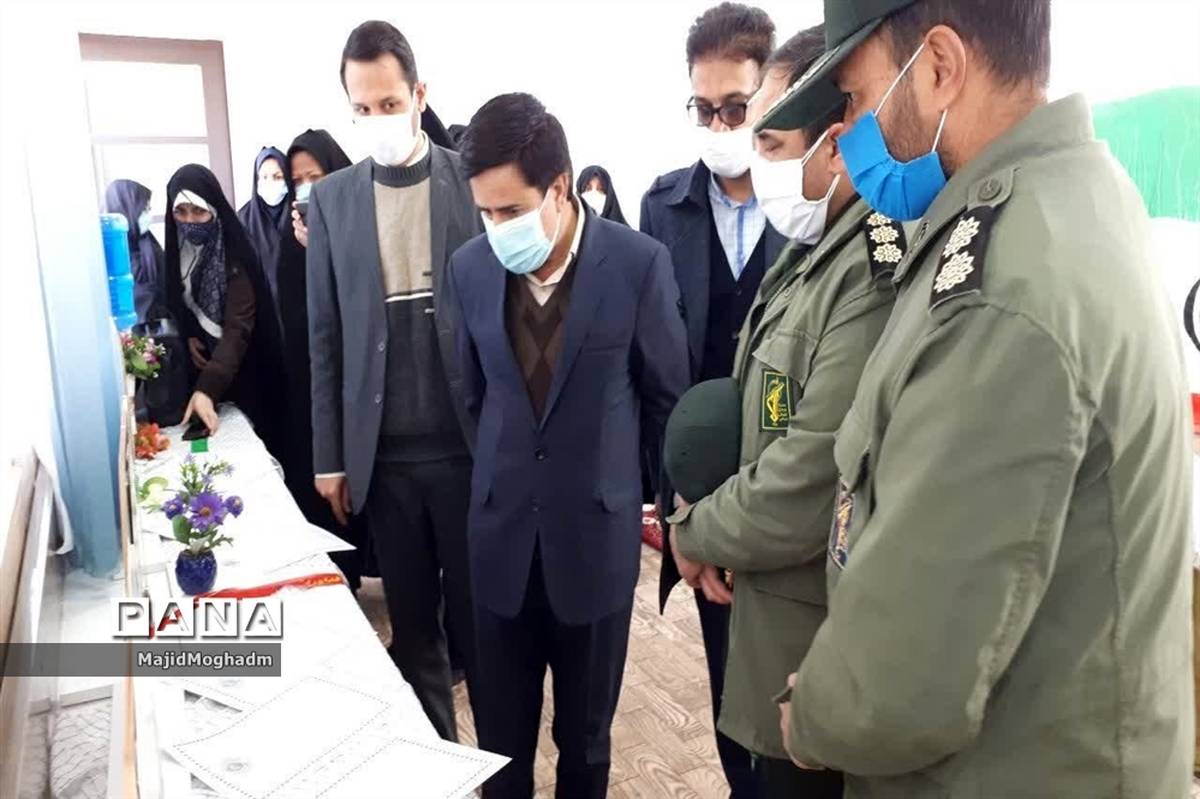 افتتاح دبیرخانه نکوداشت اولین سالگرد شهادت سردار سلیمانی مستقر در دبیرستان فرزانگان