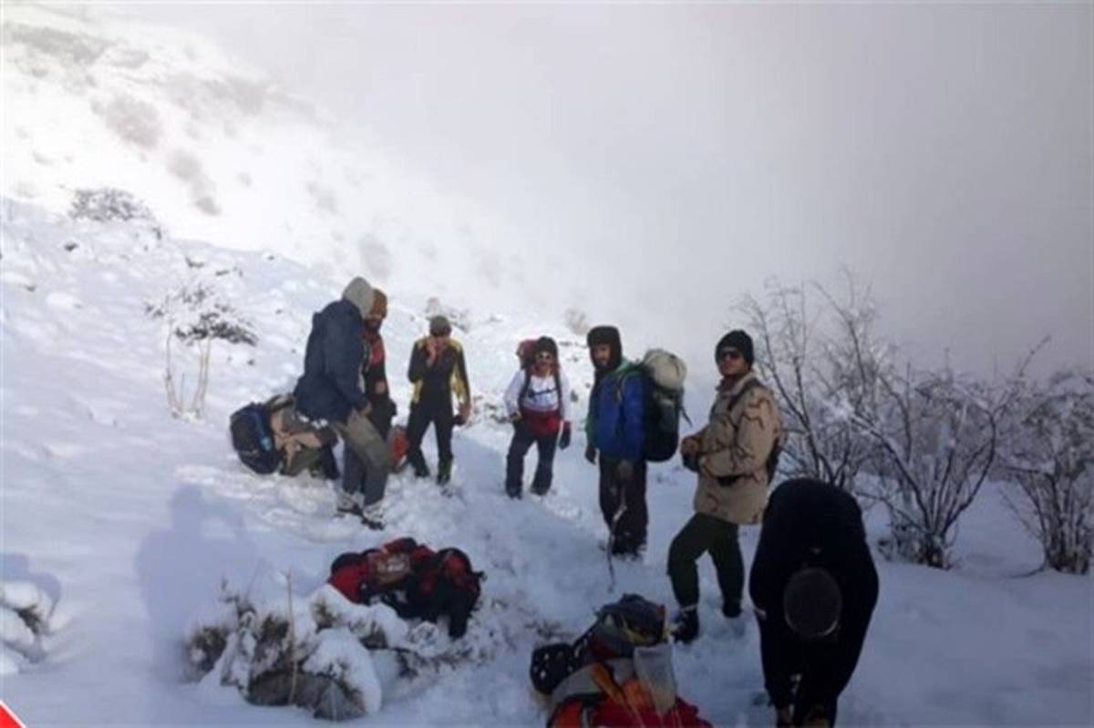 نجات جان ۵ کوهنورد گم شده در ارتفاعات اشترانکوه