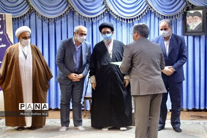 دیدار مدیرکل آموزش و پرورش آذربایجان شرقی و کارکنان معاونت سوادآموزی ادارهکل با نماینده ولی فقیه در استان