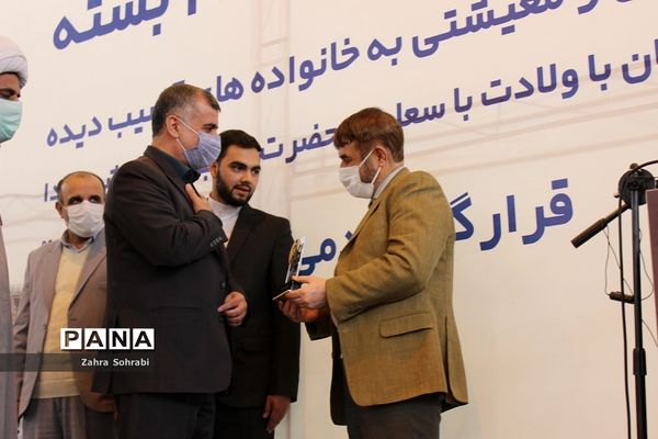 آیین توزیع 2000بسته غذایی و معیشتی جهت خانواده‌های آسیب‌دیده شهرستان‌های غرب استان تهران