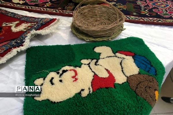 نمایشگاه دستاوردهای آموزش دهندگان نهضت سواد‌آموزی در شهرستان نی ریز