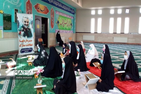 برگزاری گفتمان دینی  پایان‌بخش هفته قرآن و عترت و نماز در شهرستان قرچک