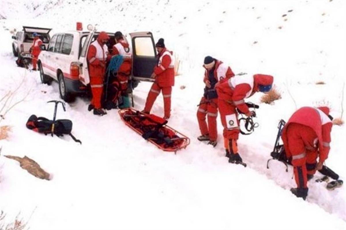 نجات 11 نفر از مرگ حتمی در برف و کولاک در ارتفاعات تهران؛ جستجوی مفقودان ادامه دارد