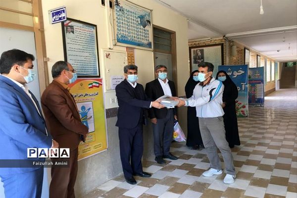 بازدید رئیس اداره تربیت بدنی و فعالیت‌های ورزشی از مدارس شهرستان دشتستان