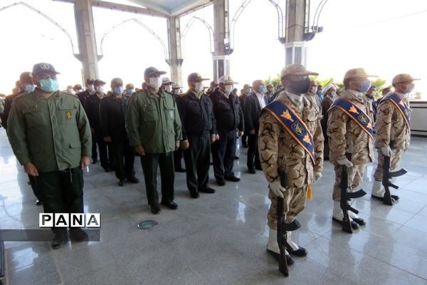 غبارروبی و گلباران قبورمطهر شهدا شهرستان نى ریز به مناسبت نخستین سالگرد شهادت حاج قاسم سلیمانی