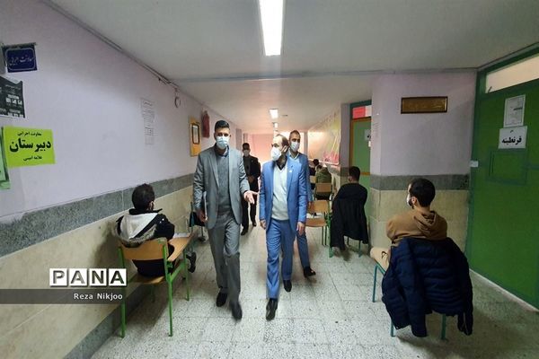 بازدید از حوزه‌های آزمون استخدامی ناحیه یک بهارستان