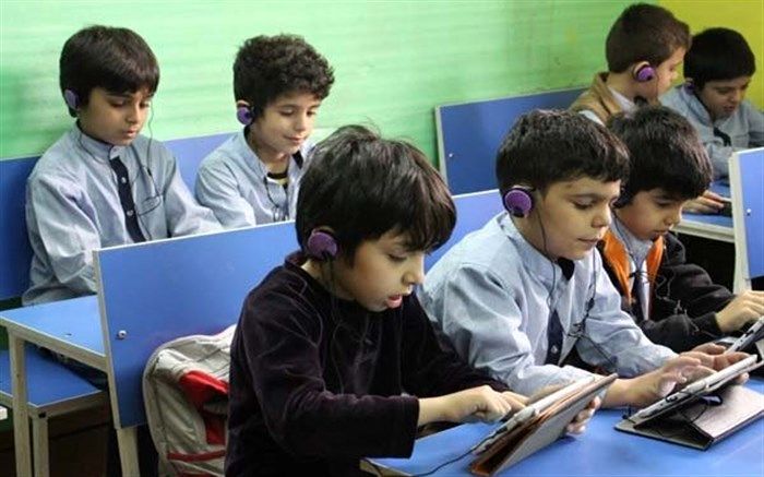 ۵۰۰ دستگاه تبلت به دانش‌آموزان کرمانشاهی اهدا شد