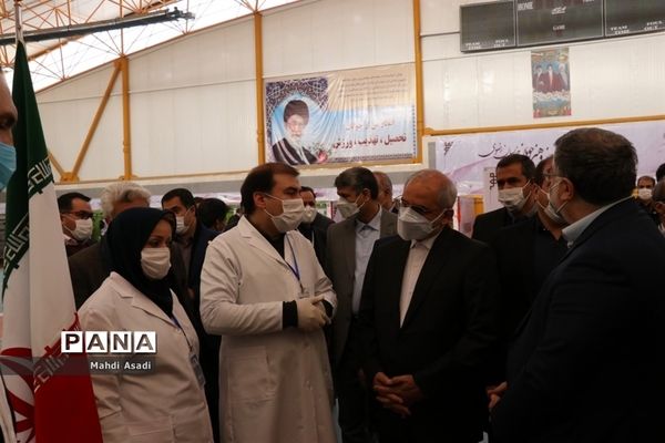 بازدید وزیر آموزش و پرورش از نمایشگاه دستاوردهای دانش‌آموزان و هنرجویان خراسان رضوی
