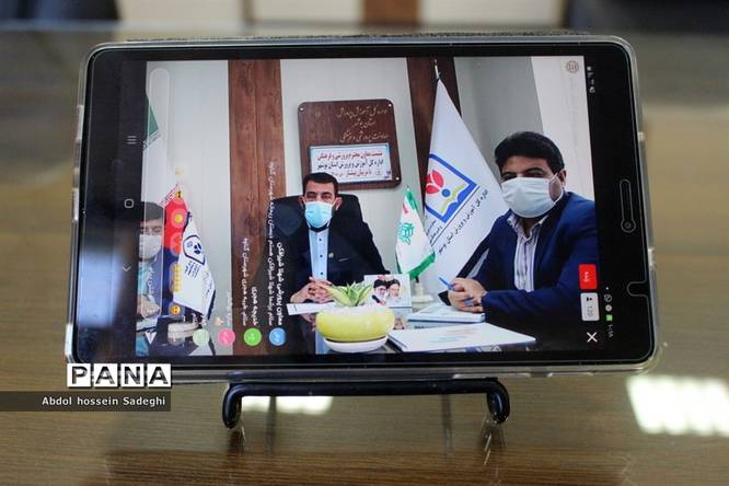 نشست معاون پرورشی و فرهنگی ادارهکل آموزش و پرورش استان بوشهر با مربیان پیشتاز