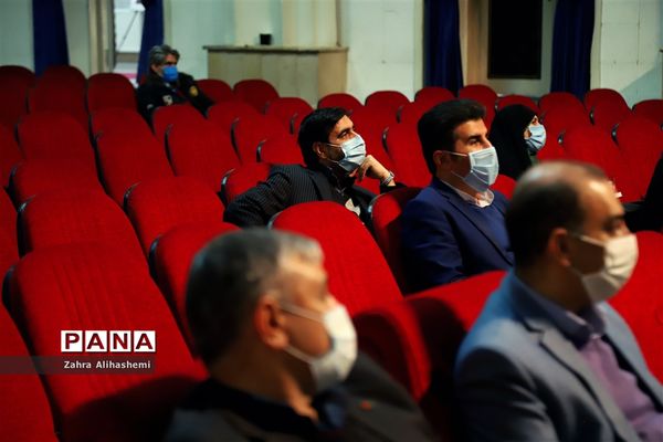 آیین افتتاحیه نخستین جشنواره معلمان هنرمند کشور