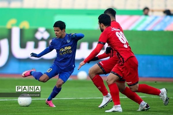 دیدار تیم‌های استقلال و پرسپولیس