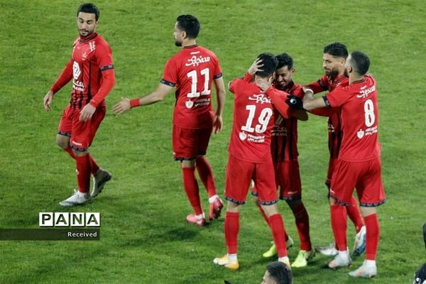 دیدار تیم‌های استقلال و پرسپولیس