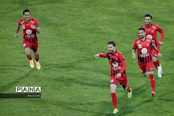 دیدار تیم‌های استقلال و پرسپولیس