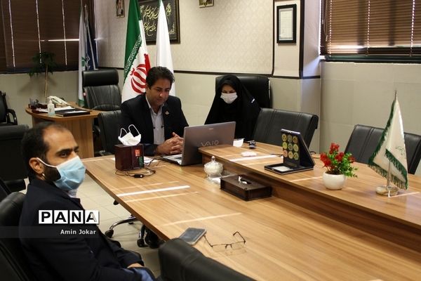 نشست هم اندیشی مسئولان سازمان دانش‌آموزی استان فارس به صورت ویدئو کنفرانس