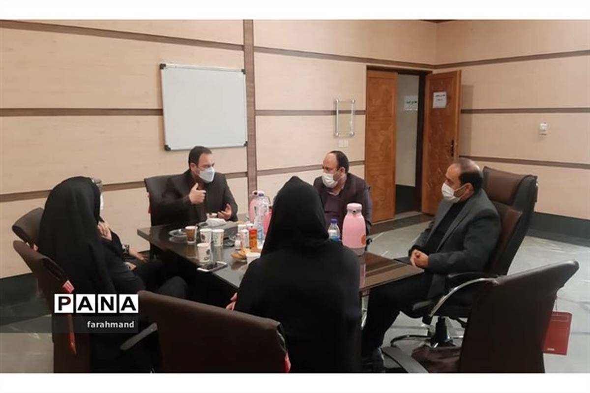 برگزاری  جلسه ستاد دهه مبارک فجر در کانون فرهنگی تربیتی آفتاب