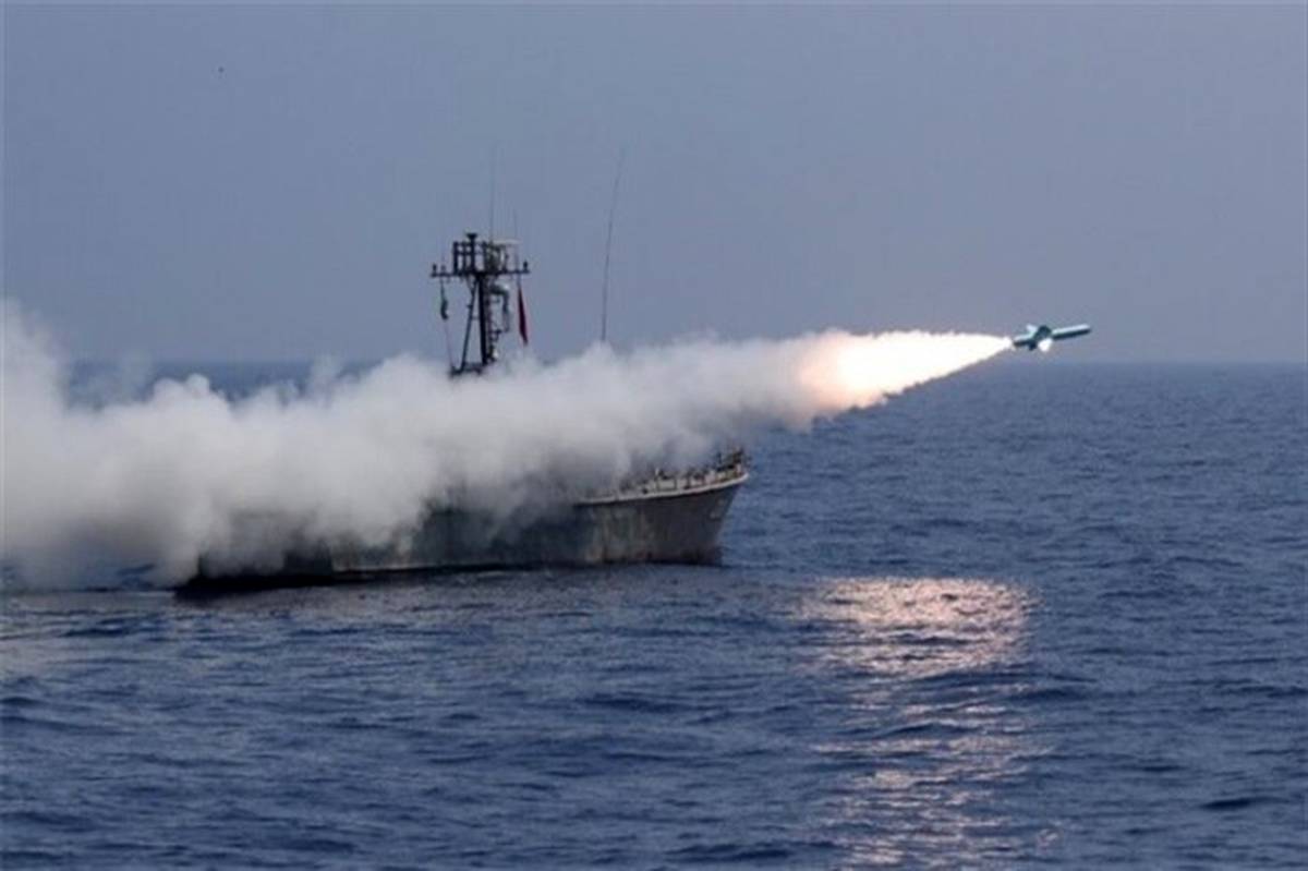 شلیک موشک‌های کروز دریایی در رزمایش اقتدار دریایی ۹۹ نداجا