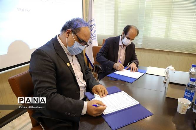 عقد تفاهم همکاری میان سازمان دانشآموزی شهر تهران و اتحادیه پوشاک تهران