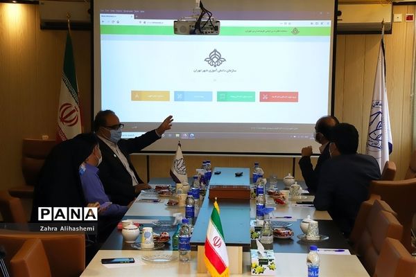 عقد تفاهم همکاری میان سازمان دانش‌آموزی شهر تهران و اتحادیه پوشاک تهران