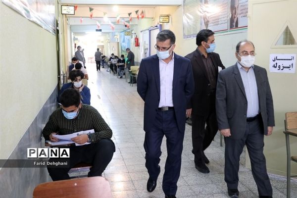 بازدید مدیرکل آموزش و پرورش خراسان رضوی از روند برگزاری کنکور ۹۹ در مشهد