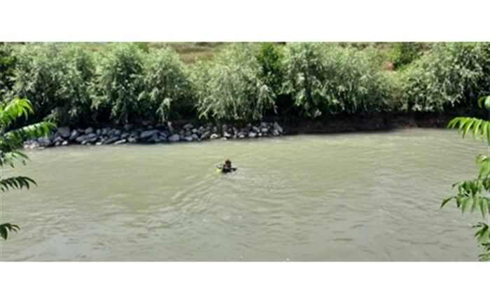 غرق شدن مامور آتش نشانی حین عملیات آزادسازی رودخانه زاینده رود