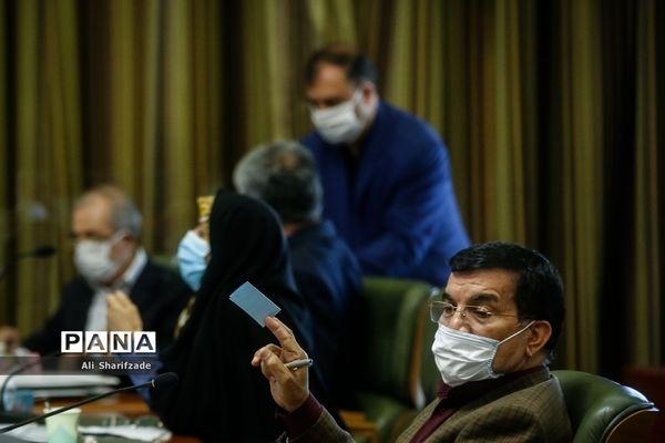 «محسن هاشمی» رئیس شورای شهر باقی ماند