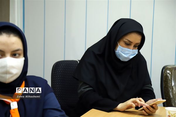 تجلیل از خبرنگار دانش‌آموزان پانای شهر تهران