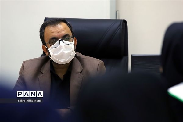 تجلیل از خبرنگار دانش‌آموزان پانای شهر تهران