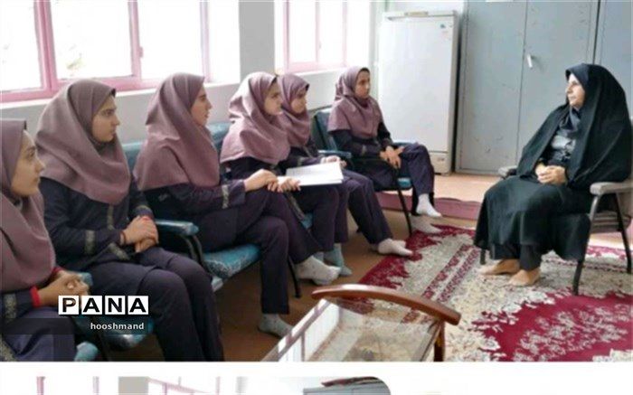 شورای دانش آموزی دبیرستان الزهرا ابرکوه  مقام دوم استانی را کسب کرد