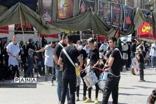 مراسم عزاداری مردم کرمانشاه در عاشورای حسینی