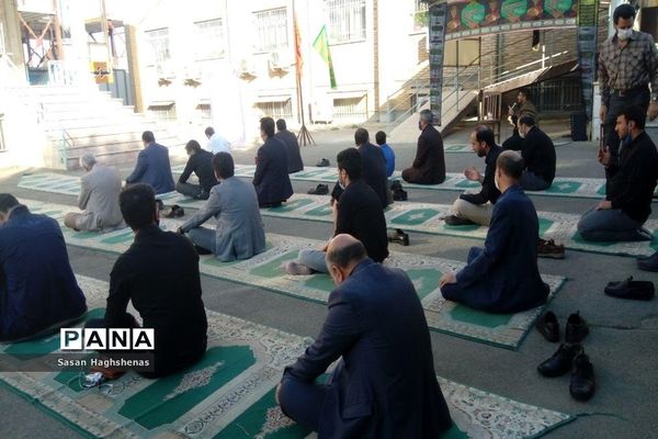 مراسم قرائت زیارت عاشورا در اداره آموزش و پرورش اسلامشهر