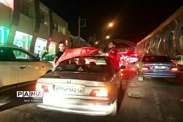 شادى  مردم در خیابان هاى تبریز بعد از قهرمانى تراکتور