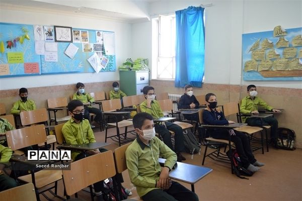 آیین بازگشایی مدارس و نواخته شدن زنگ سال تحصیلی جدید در بافق