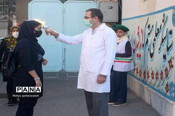 نماینده ولی فقیه در استان آذربایجان شرقی در آیین بازگشایی مدارس در سال 1400-1399